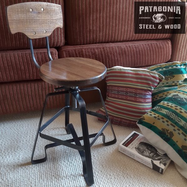 Banqueta industrial baja con respaldo modelo Bari