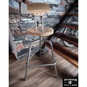 Taburete Traful con respaldo madera guayubira