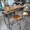 Conjunto barra desayunador + 2 taburetes Traful con madera de eucalipto